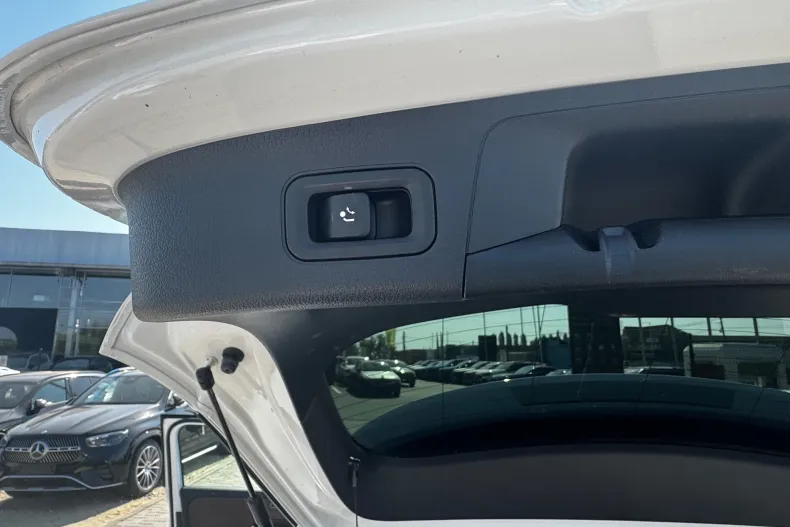 Mercedes-Benz GLA 200 (Clasa GLA) din 2022 cu 61.500 km - oferta MER248085 - foto 25