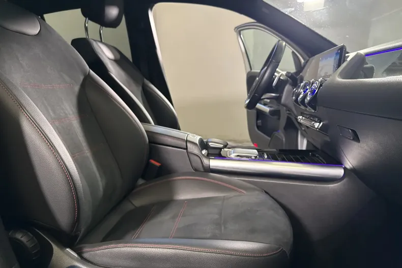 Mercedes-Benz GLA 250 (Clasa GLA) din 2023 cu 44.406 km - oferta MER248087 - foto 10