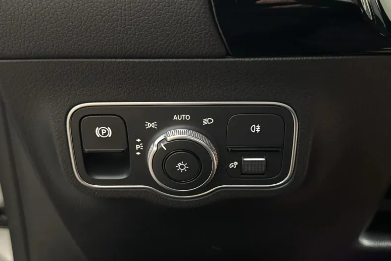 Mercedes-Benz GLA 250 (Clasa GLA) din 2023 cu 44.406 km - oferta MER248087 - foto 14