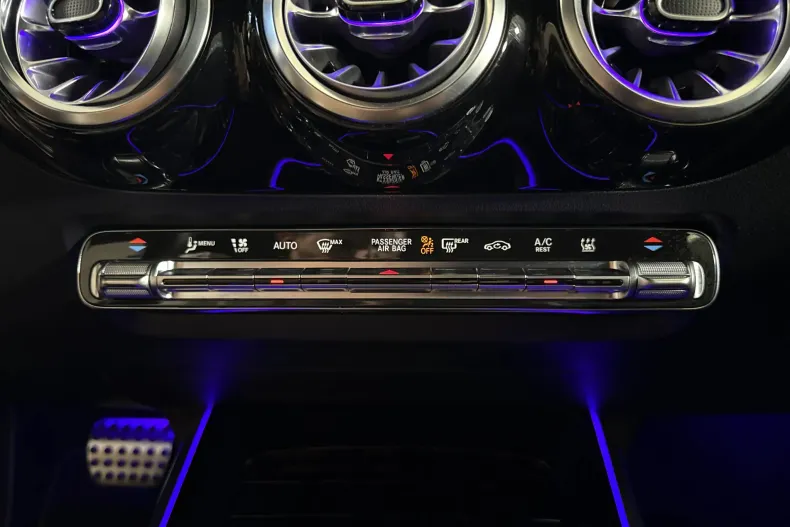 Mercedes-Benz GLA 250 (Clasa GLA) din 2023 cu 44.406 km - oferta MER248087 - foto 17