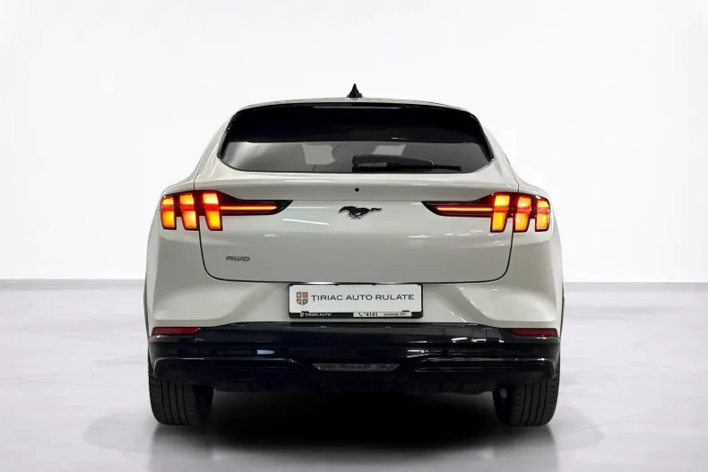 Ford Mustang Mach-E din 2023 cu 11.819 km - oferta FOR248088 - foto 4