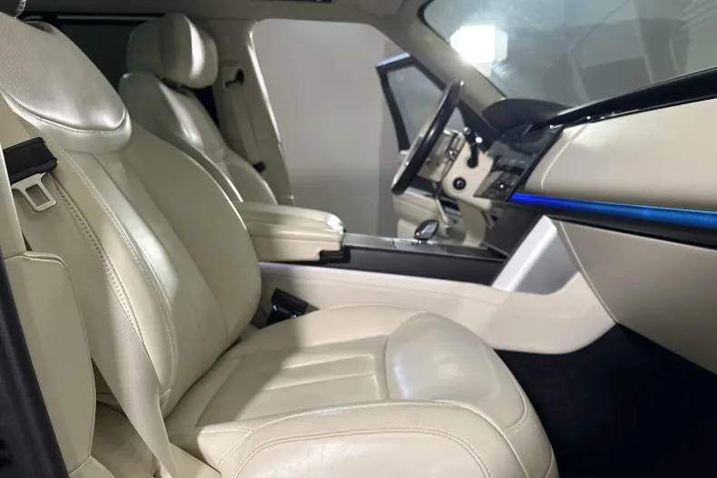 Land Rover Range Rover din 2024 cu 39.032 km - oferta LAN248094 - foto 11
