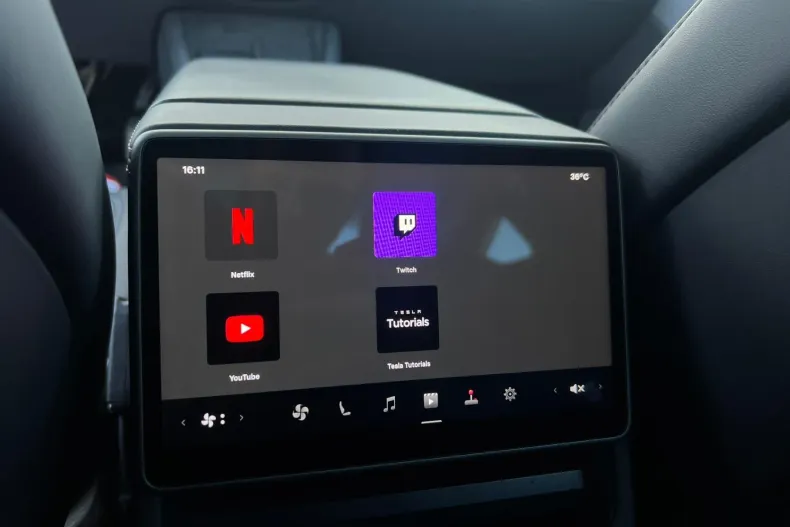 Tesla Model 3 din 2023 cu 101.180 km - oferta TES248111 - foto 18