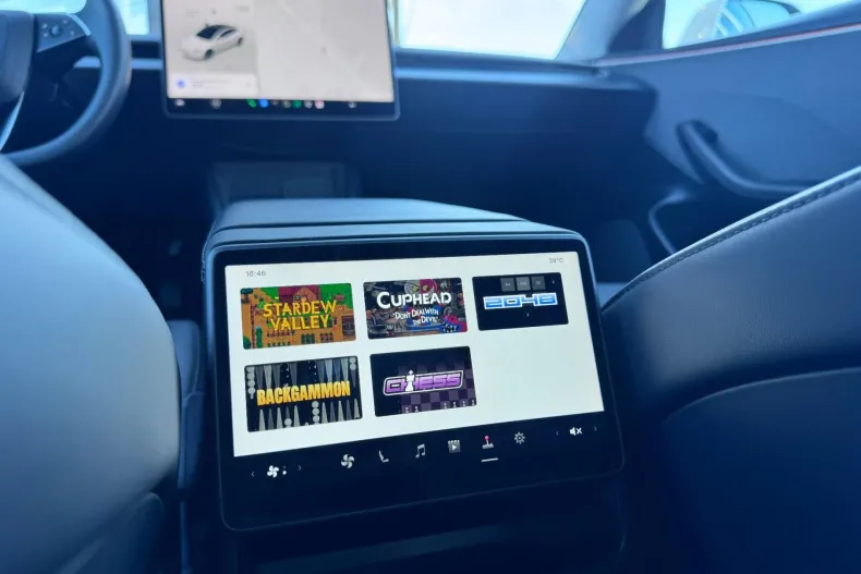 Tesla Model 3 din 2023 cu 98.200 km - oferta TES248112 - foto 15