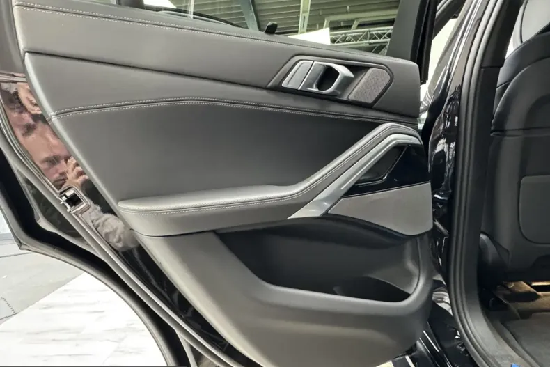 BMW X6 (Seria X) din 2025 cu 8.792 km - oferta BMW248129 - foto 22