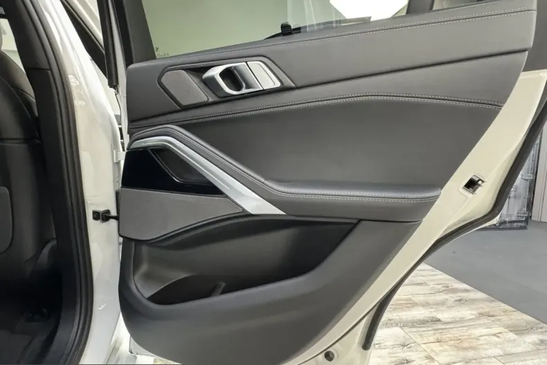 BMW X6 (Seria X) din 2025 cu 8.784 km - oferta BMW248132 - foto 33