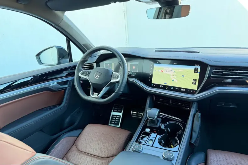 Volkswagen Touareg din 2025 cu 9.800 km - oferta VOL248141 - foto 17