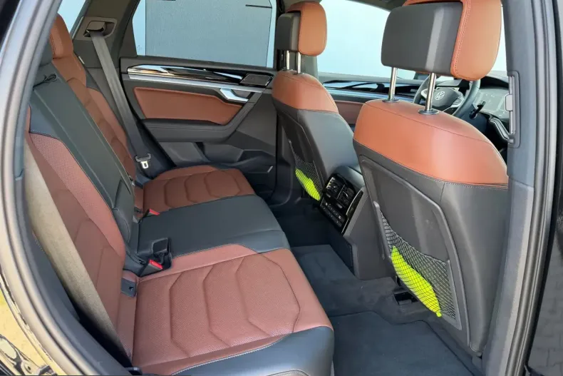Volkswagen Touareg din 2025 cu 9.800 km - oferta VOL248141 - foto 18