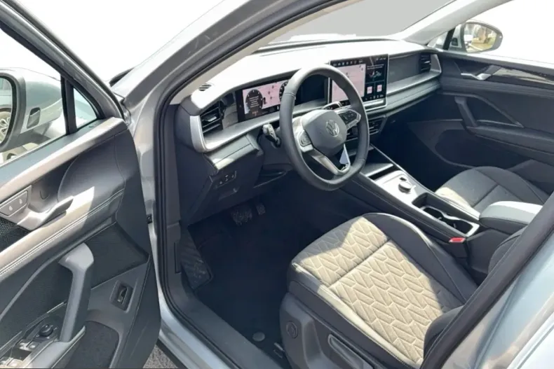 Volkswagen Tayron din 2025 cu 1.100 km - oferta VOL248143 - foto 8