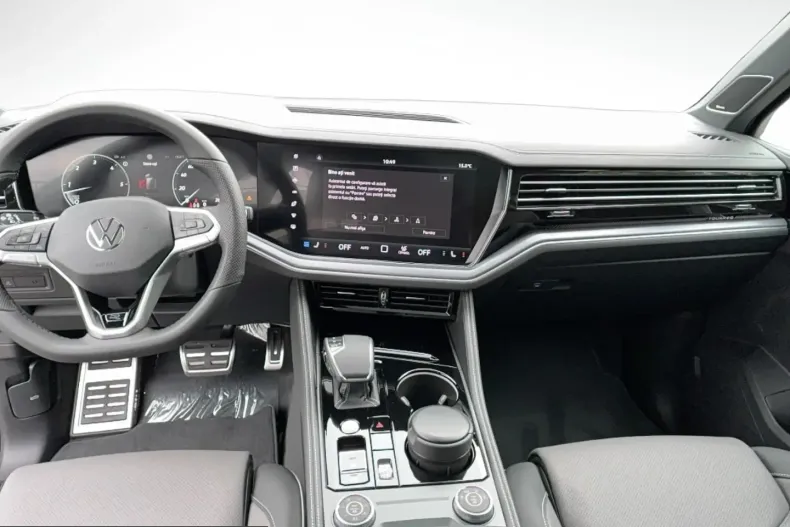 Volkswagen Touareg din 2025 cu 2.600 km - oferta VOL248144 - foto 7