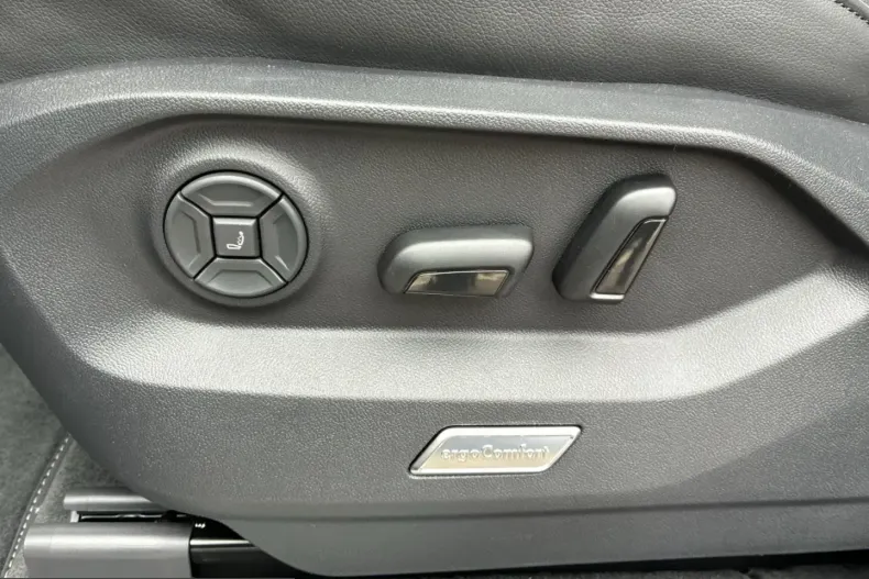 Volkswagen Touareg din 2025 cu 2.600 km - oferta VOL248144 - foto 13