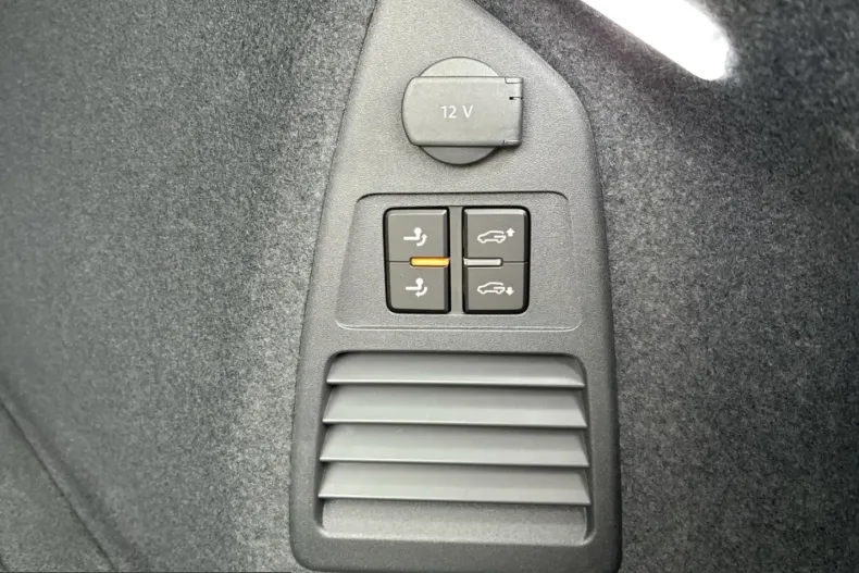Volkswagen Touareg din 2025 cu 2.600 km - oferta VOL248144 - foto 15