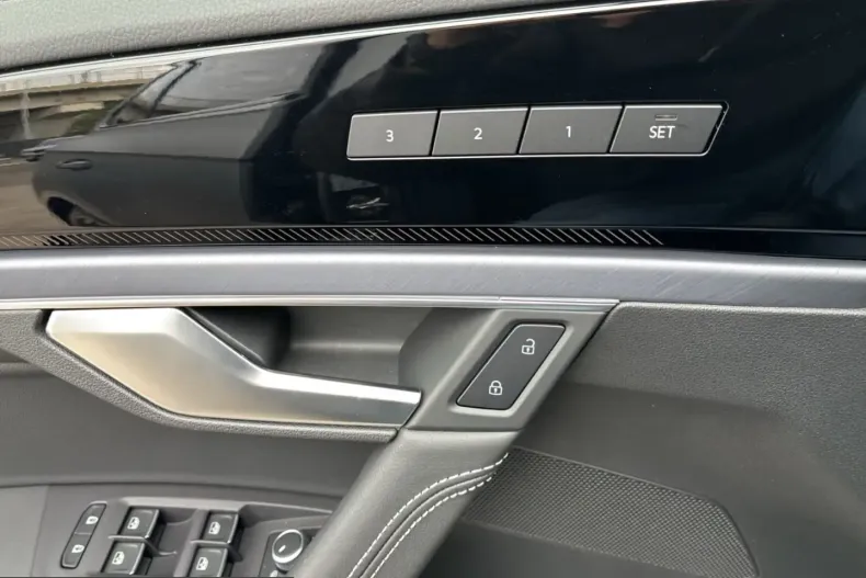 Volkswagen Touareg din 2025 cu 2.600 km - oferta VOL248144 - foto 18