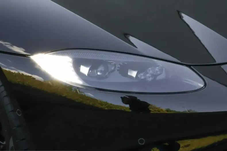 Aston Martin V8 Vantage din 2022 cu 12.250 km - oferta AST248145 - foto 13