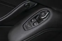 Aston Martin V8 Vantage din 2022 cu 12.250 km - oferta AST248145 - foto 30
