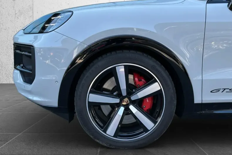 Porsche Cayenne din 2024 cu 29.950 km - oferta POR248147 - foto 6