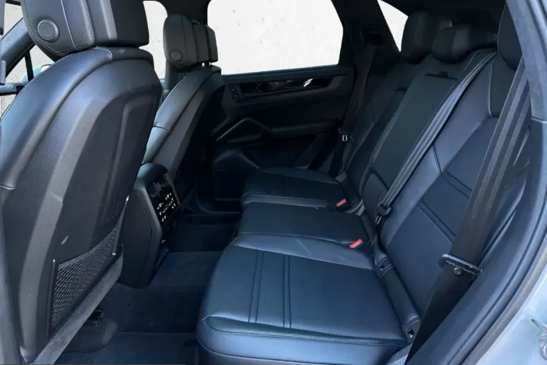 Porsche Cayenne din 2024 cu 29.950 km - oferta POR248147 - foto 18