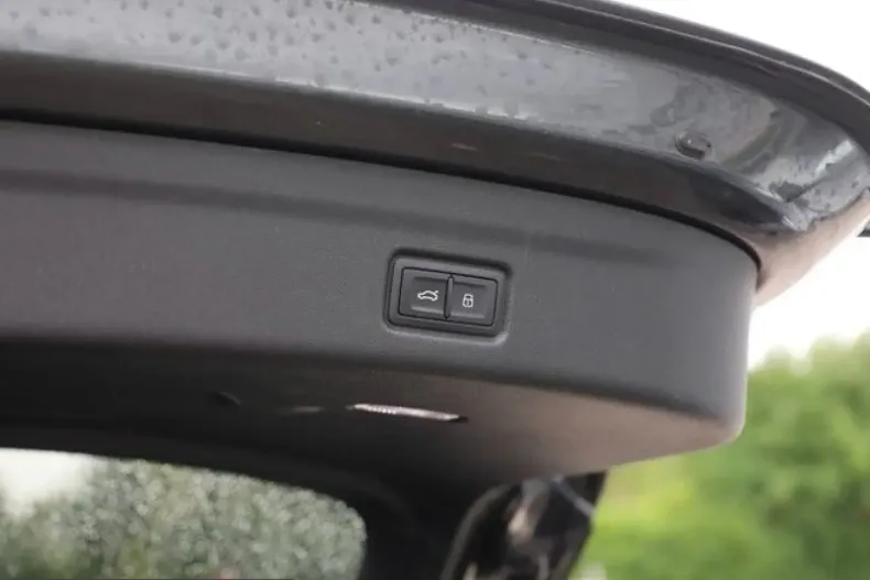 Audi Q6 din 2025 cu 26.810 km - oferta AUD248158 - foto 9