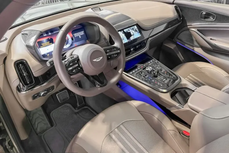 Aston Martin DBX din 2025 cu 9.600 km - oferta AST248173 - foto 2