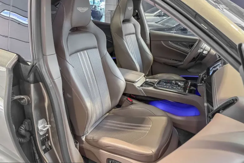 Aston Martin DBX din 2025 cu 9.600 km - oferta AST248173 - foto 6
