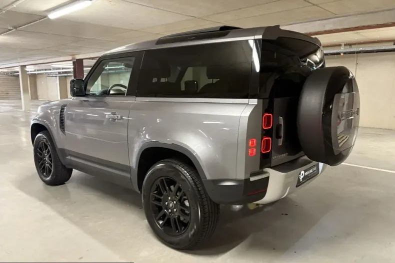 Land Rover Defender din 2023 cu 24.000 km - oferta LAN248176 - foto 8