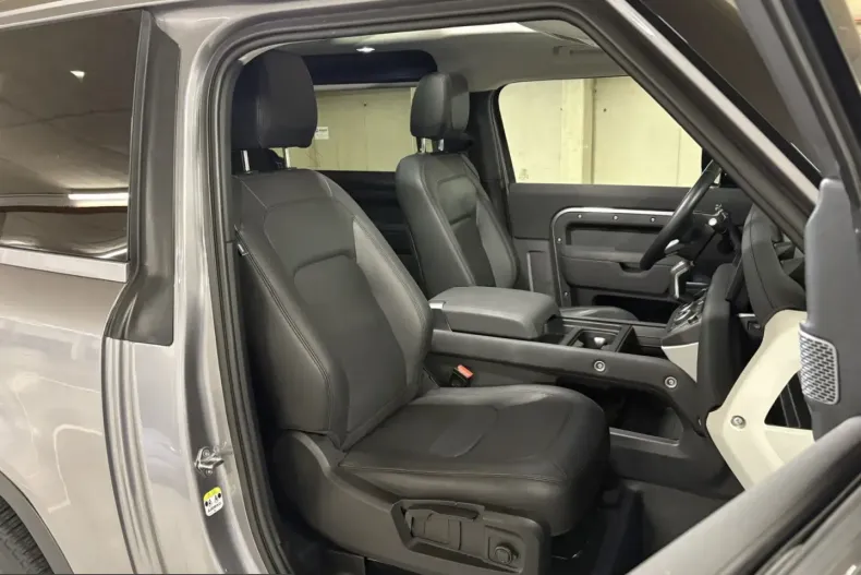 Land Rover Defender din 2023 cu 24.000 km - oferta LAN248176 - foto 19