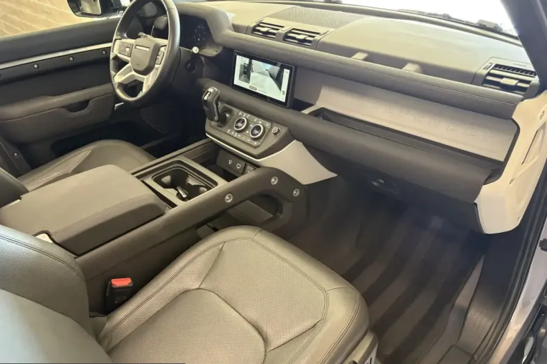 Land Rover Defender din 2023 cu 24.000 km - oferta LAN248176 - foto 22