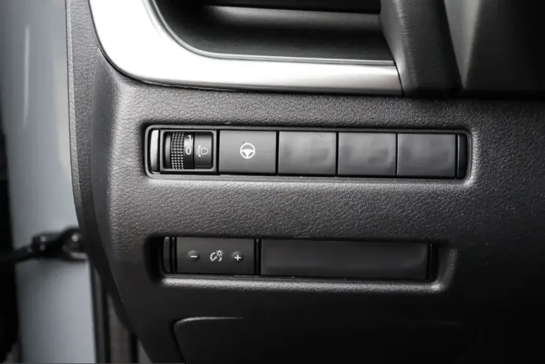 Nissan Qashqai din 2026 cu 100 km - oferta NIS248198 - foto 2