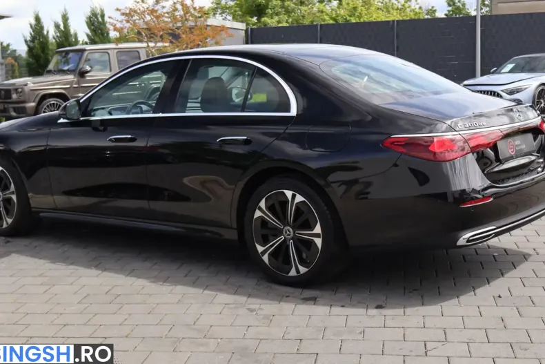 Mercedes-Benz E 300 (Clasa E) din 2024 cu 31.900 km - oferta MER248220 - foto 4