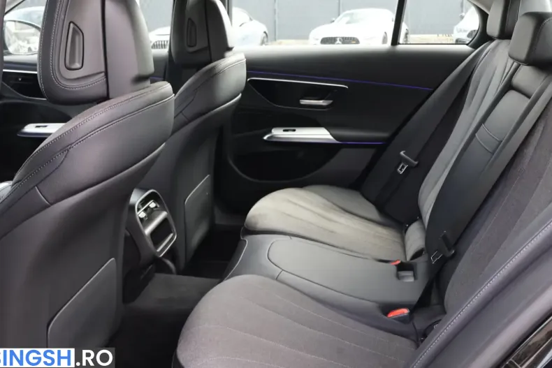 Mercedes-Benz E 300 (Clasa E) din 2024 cu 31.900 km - oferta MER248220 - foto 10