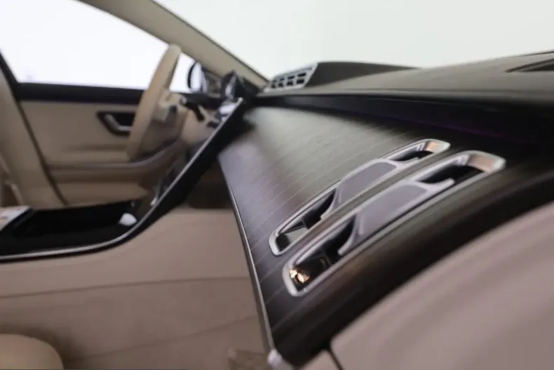 Mercedes-Benz S 580 (Clasa S) din 2023 cu 12.800 km - oferta MER248245 - foto 8