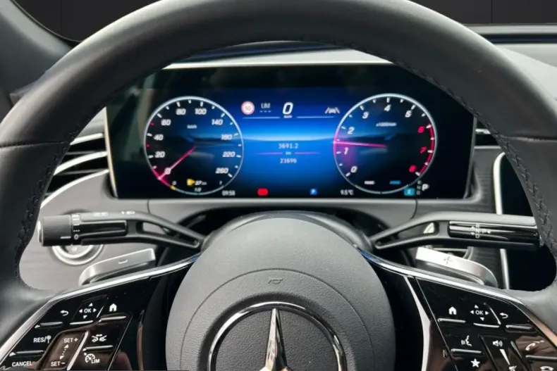 Mercedes-Benz E 200 (Clasa E) din 2024 cu 23.745 km - oferta MER248252 - foto 9