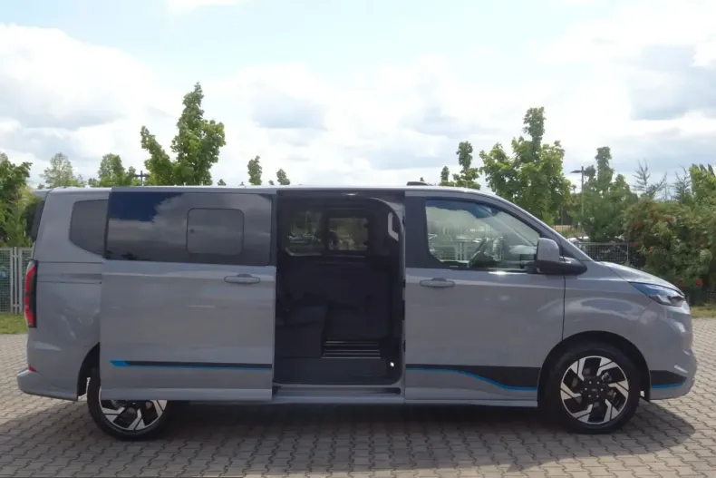 Ford Tourneo Custom din 2025 cu 36.896 km - oferta FOR248263 - foto 11