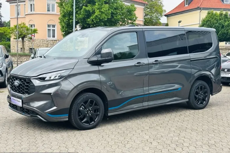 Ford Tourneo Custom din 2025 cu 24.269 km - oferta FOR248265 - foto 2