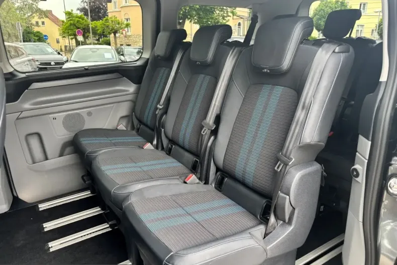 Ford Tourneo Custom din 2025 cu 24.269 km - oferta FOR248265 - foto 12