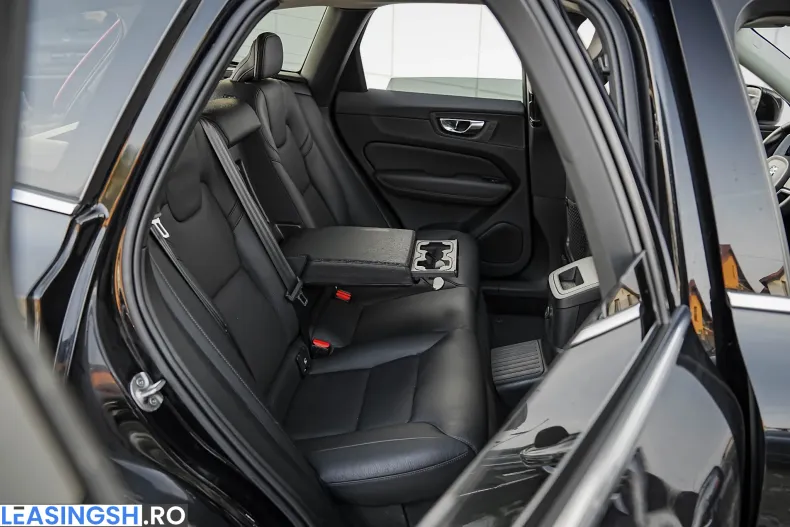 Volvo XC60 din 2022 cu 101.550 km - oferta VOL248289 - foto 19