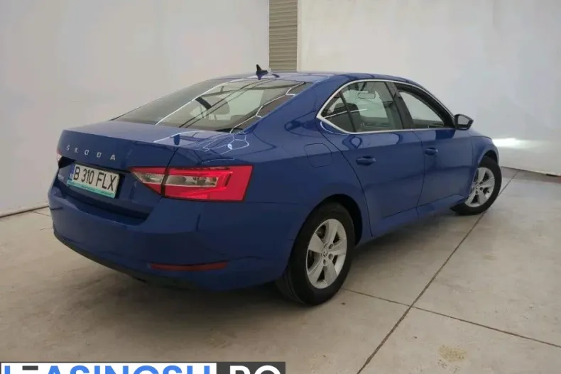 Skoda Superb din 2023 cu 64.825 km - oferta SKO248310 - foto 2