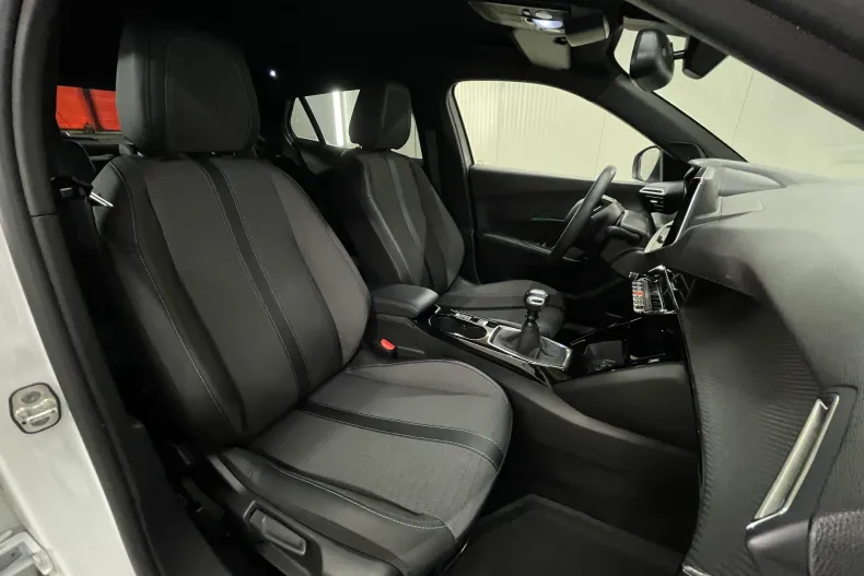 Peugeot 2008 din 2023 cu 53.004 km - oferta PEU248322 - foto 10