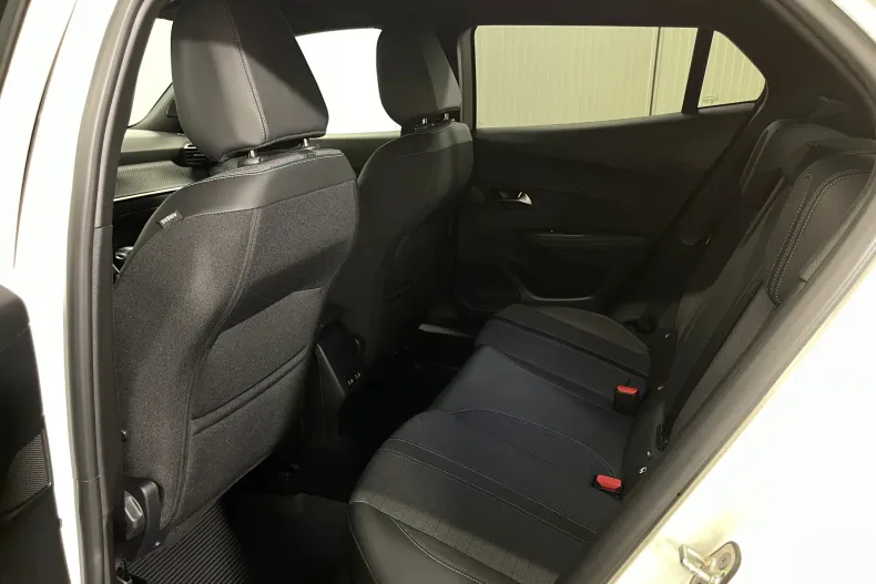 Peugeot 2008 din 2023 cu 53.004 km - oferta PEU248322 - foto 11