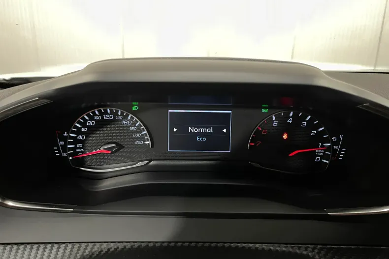 Peugeot 2008 din 2023 cu 53.004 km - oferta PEU248322 - foto 29