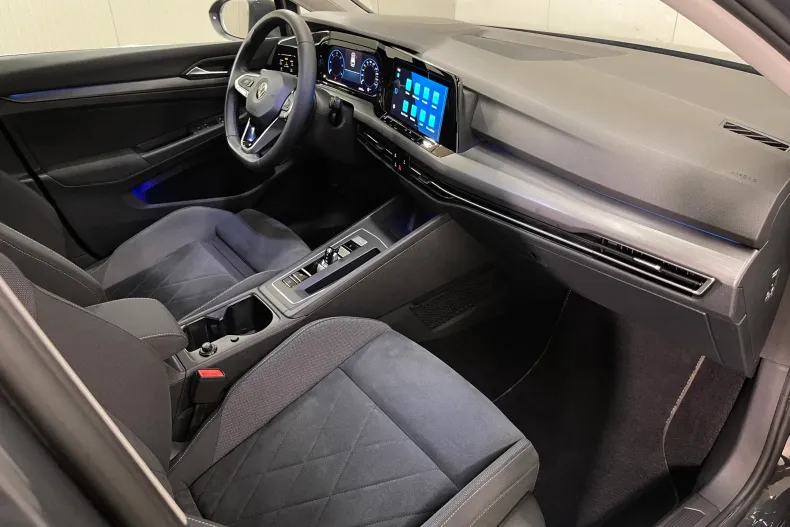 Volkswagen Golf din 2022 cu 69.508 km - oferta VOL248328 - foto 11