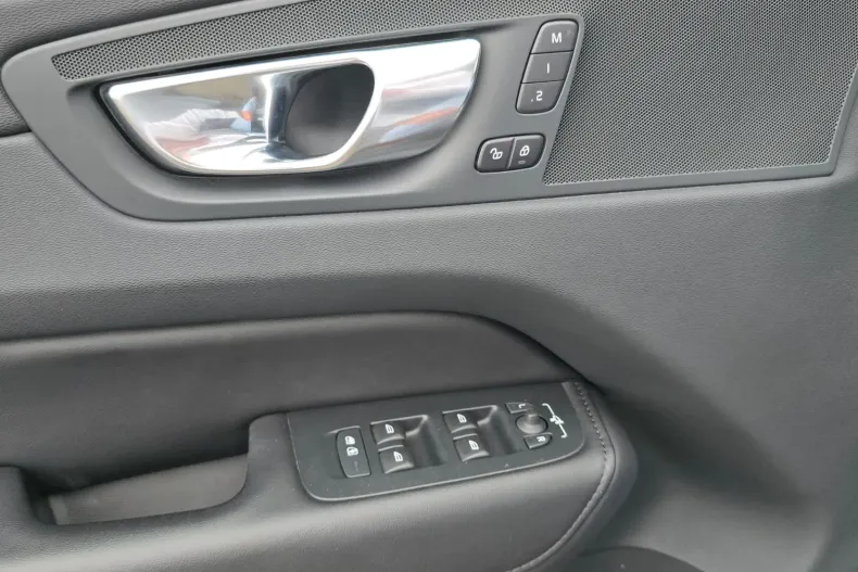 Volvo XC60 din 2022 cu 69.640 km - oferta VOL248330 - foto 16