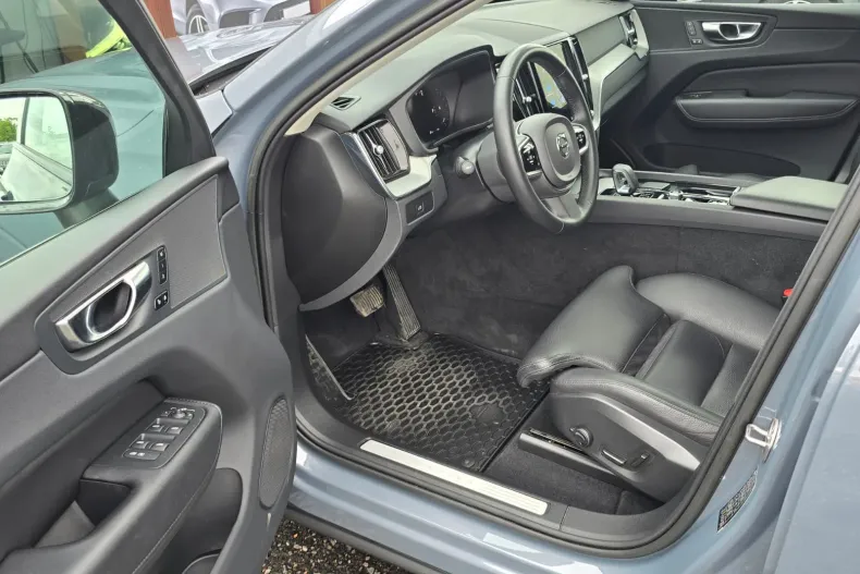 Volvo XC60 din 2022 cu 69.640 km - oferta VOL248330 - foto 19