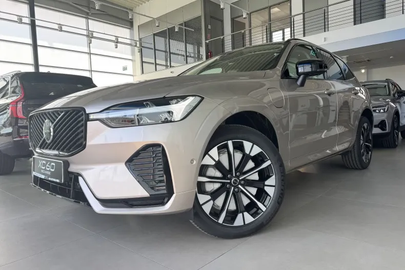 Volvo XC60 din 2026 cu 5.000 km - oferta VOL248345 - foto 1
