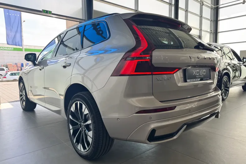 Volvo XC60 din 2026 cu 5.000 km - oferta VOL248345 - foto 7