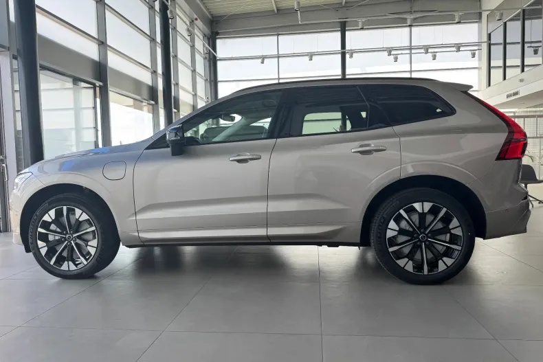 Volvo XC60 din 2026 cu 5.000 km - oferta VOL248345 - foto 8