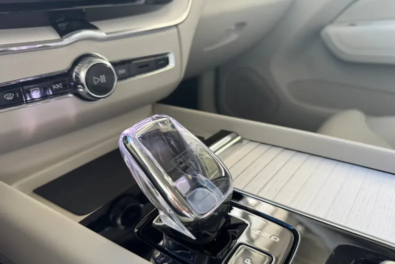Volvo XC60 din 2026 cu 5.000 km - oferta VOL248345 - foto 17