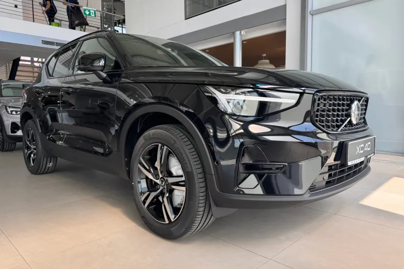 Volvo XC40 din 2026 cu 3.000 km - oferta VOL248347 - foto 3