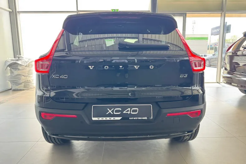Volvo XC40 din 2026 cu 3.000 km - oferta VOL248347 - foto 6