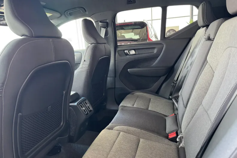 Volvo XC40 din 2026 cu 3.000 km - oferta VOL248347 - foto 16